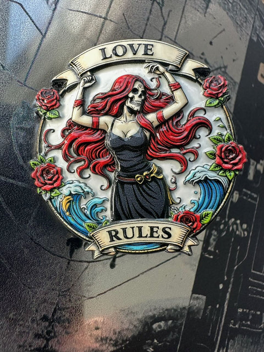 Isadora Skullheart Anstecknadel